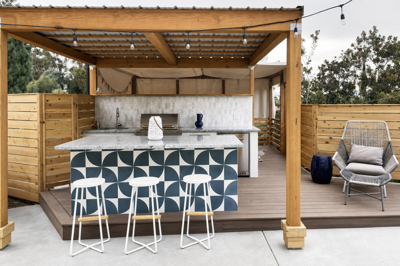 Custom deck and fence construction by Master Alameda Fence & Deck in Alameda, CA